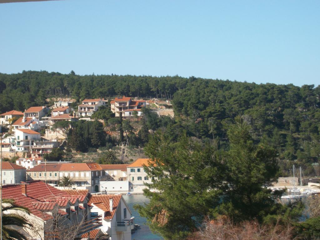 Apartments Goic Jelsa  Oda fotoğraf
