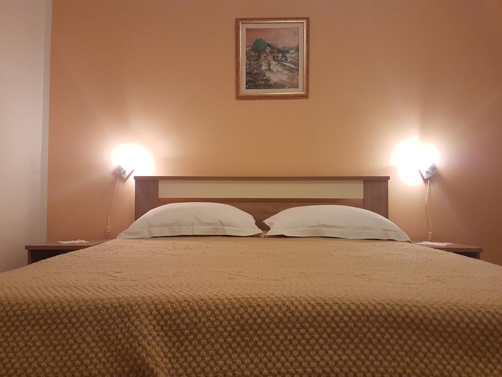 Apartments Goic Jelsa  Dış mekan fotoğraf